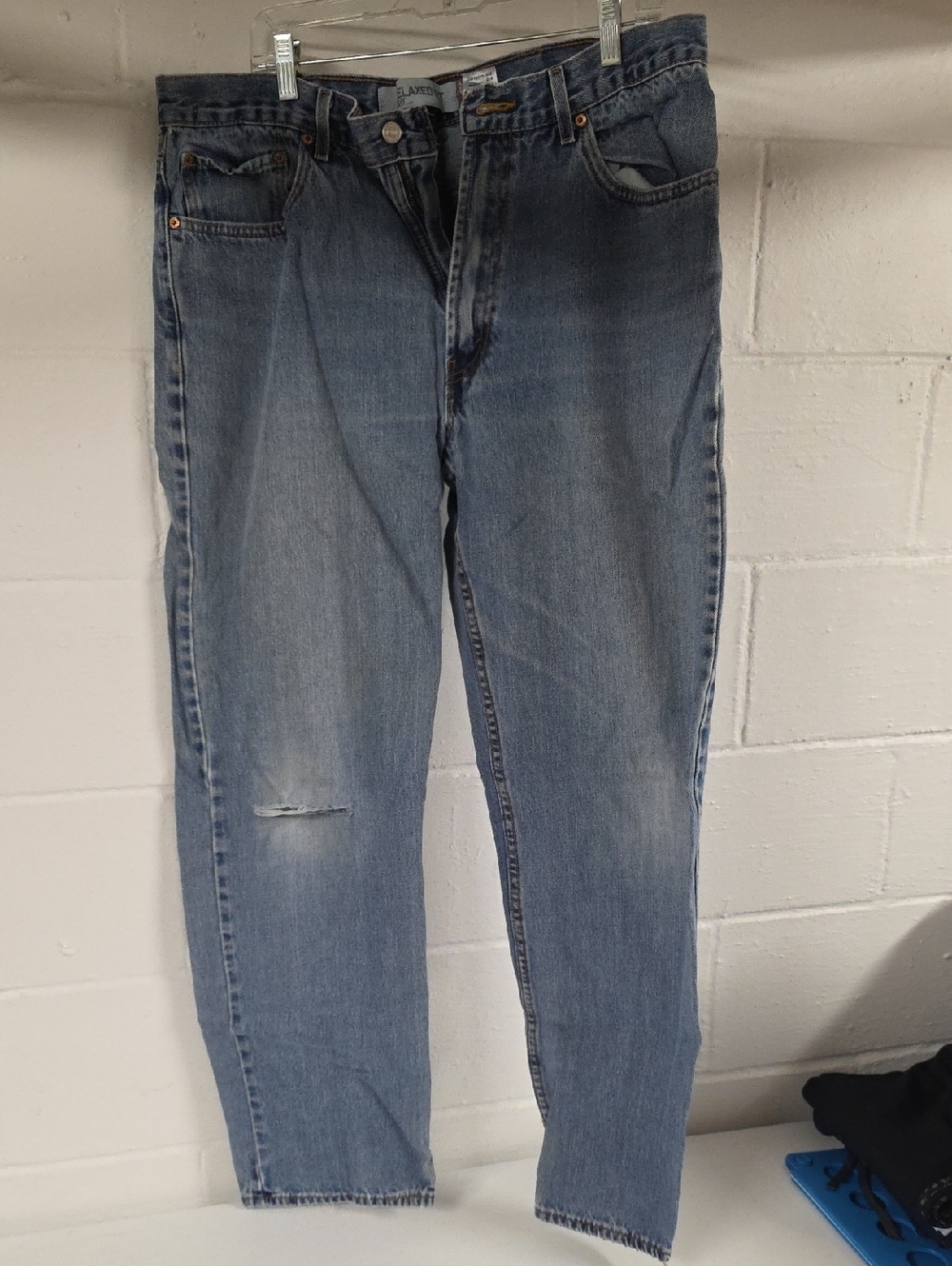 Levi's Men's Faded Blue Slim Straight Jeans